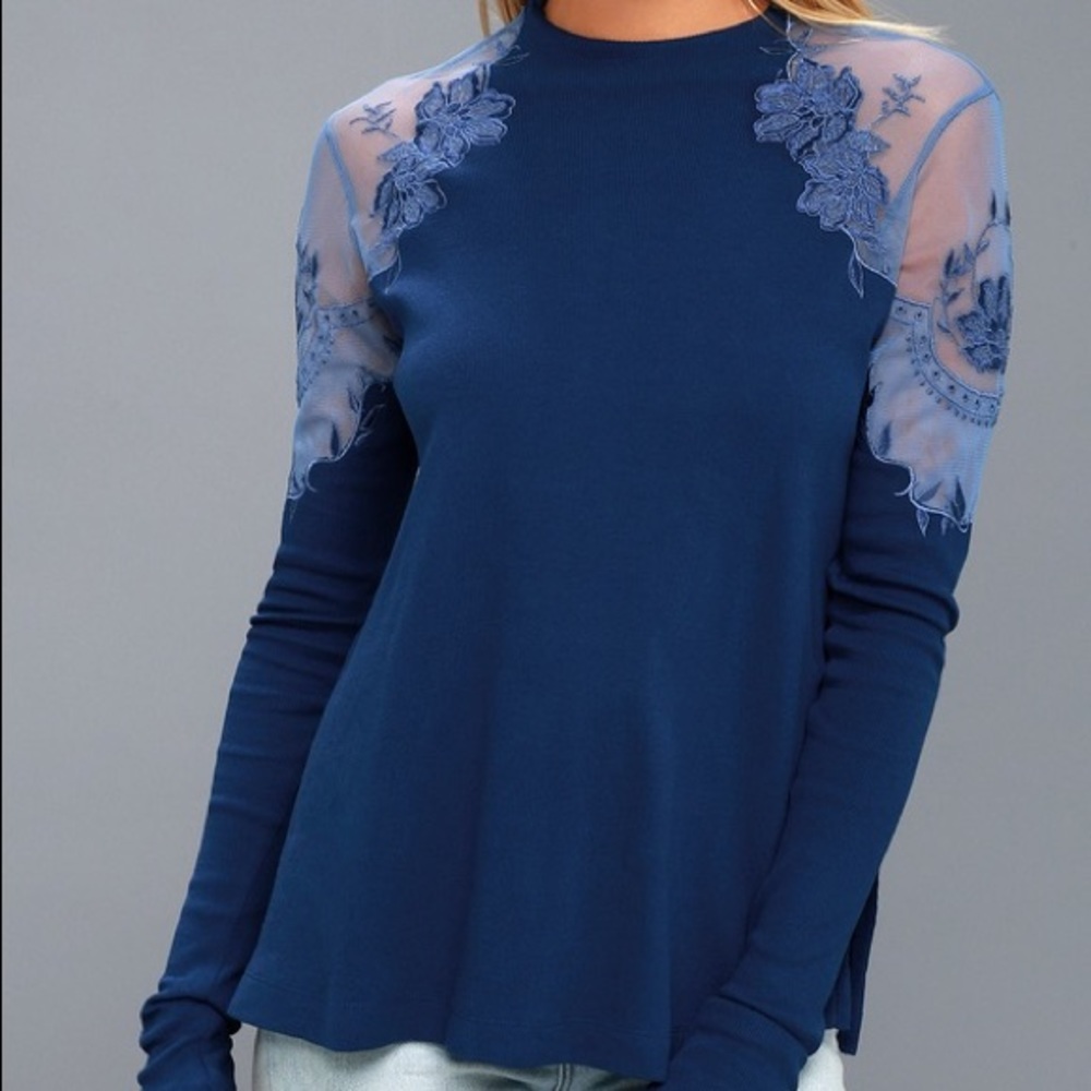 SOLD! 💙 Free People Top 💙